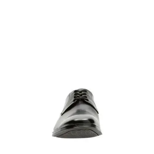 Clarks Gilman Lace – Sleek Nubuck Boots for Everyday Wear